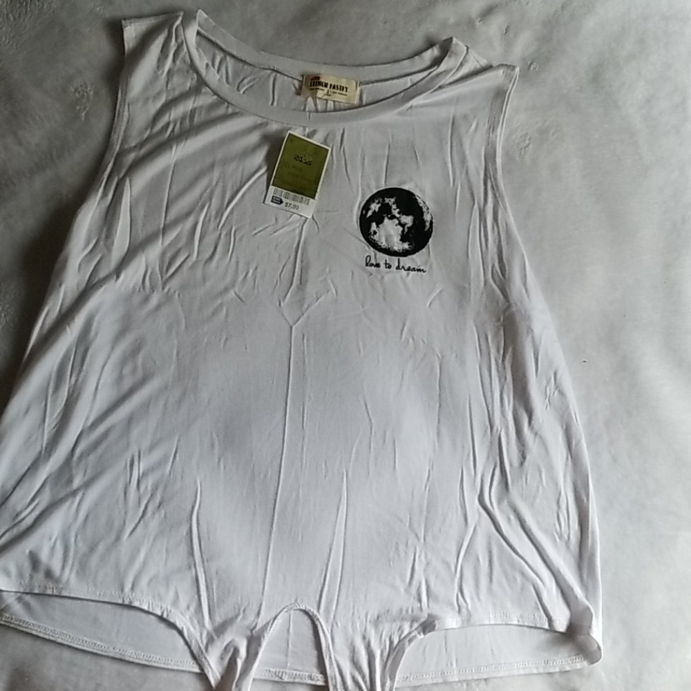 Sleeveless white shirt NWT